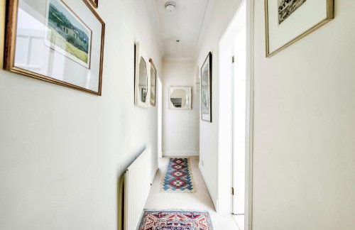 GuestReady - Classic Charm near Holyrood Park - Foto 26