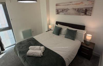Central Liverpool 2-Bed Balcony Apartment by StaySavvy Accommodation - Photo 32