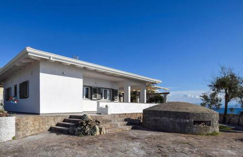 3 Bedroom Lovely Home In Gizzeria Lido - Photo 15