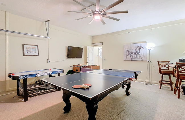 Elegant 5BR Home w Private Pool Spa Near Disney - Foto 49