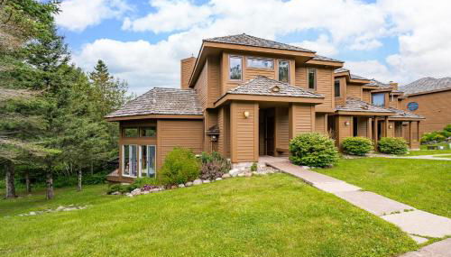 Gorgeous Executive Lutsen Townhome - Ski-in Ski-out, Pool, Hot Tub, Hiking, Biking, campfires and more! - Foto 2