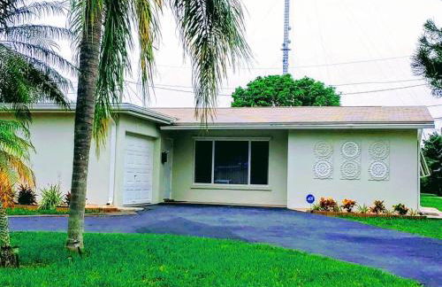 Amazing 5 Bedroom Pool Home - Minimum 28 days Stay Only Great Location! - Foto 16