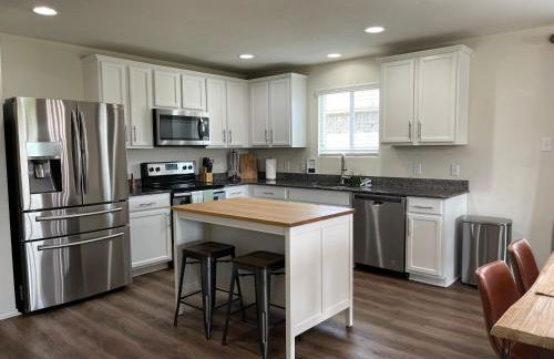 Perfect 4Bd with King Bed Vacation Home - Photo 59