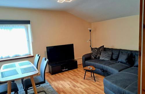 Schloss Hilbringen Gesindewohnungen - Foto 12