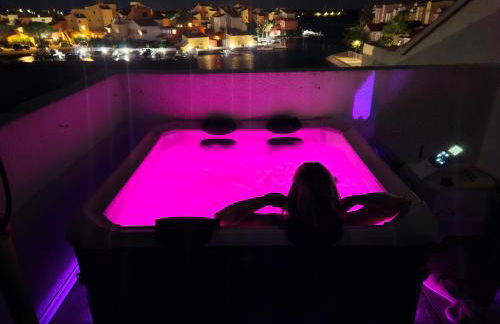 Nautica bulles jacuzzi privatif vue lac marin - Foto 14