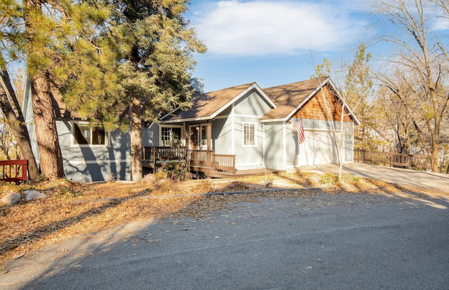 Blue Spruce by Avantstay Cozy Home w/ Dual Decks - Foto 19