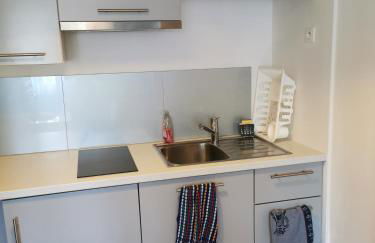 STUDIO 2 étoiles Rénové Proche des THERMES - Foto 8