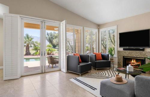 Luxe Palm Springs Villa- Sunset Oasis Private Heated Pool & Spa on Golfcourse - Foto 48