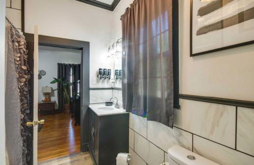 Updated North Greenwood Cottage Less Than 1 Mi to Dtwn! - Foto 18