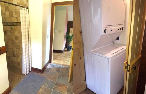 Luxury Cabin for Rent near the Shenandoah National Park, Virginia - Photo 16