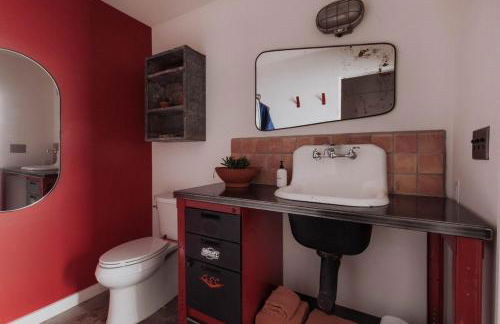 Industrial Artist Loft at Iconic Property - Foto 23