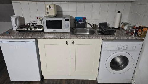 Ensuite Studio with Kitchenette Dudley DY2 - Foto 4