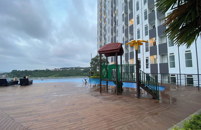 Minimalist And Homey Studio Room At Amartha View Apartment - Foto 11