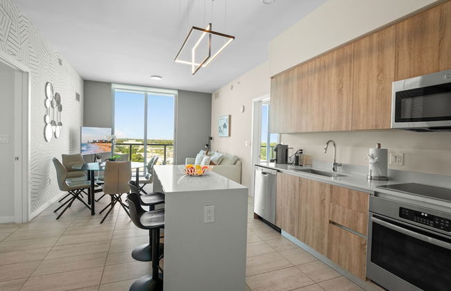 Modern Condo in Design District - Photo 23