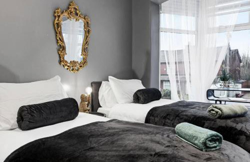 Lovely 4b Stay- Ideal for Contractors & Families - Photo 36