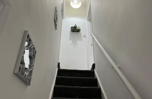Homely Whittier Terrace 3 Bedroom House - Foto 13