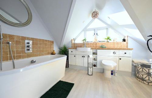 Beautiful Thatched Cottage Windsor Ascot Bracknell - Photo 32