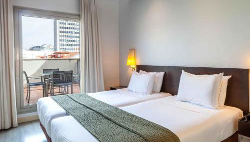 Suites Viena Plaza de España - Photo 3