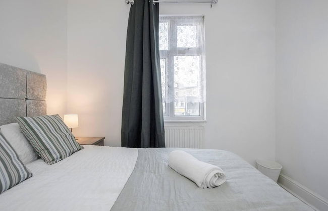 Stunning Top 2 Bed Flat Tilbury Central Location - Foto 8
