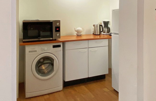 Timeless Charm and Cozy Stay - Photo 11