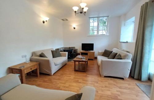 Rural Farm Stay with 6 cottages, 4 miles to Barnstaple, Pet friendly, Daily animal experiences, Outdoor heated pool, Games barn, Free fast WiFi, Free parking - Foto 41