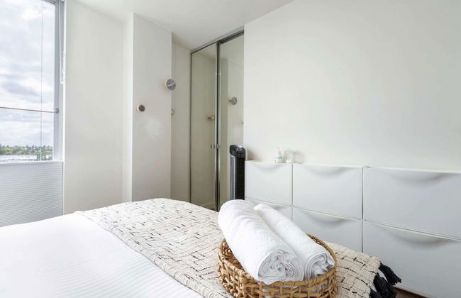 Stunning View 2-bed in Port Melbourne w/ Parking - Foto 8