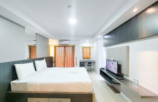 Homey And Warm Studio Apartment At Mansyur Residence - Foto 4