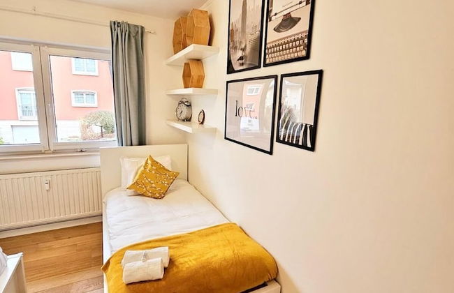 Bright 2 bedrooms flat w parking&balcont - Foto 5