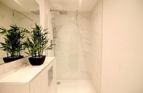 NEW - Stylish 2 bed, Farnham Common - Foto 9