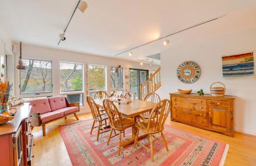 Great Barrington Lakeside Getaway with Kayak and Grill - Foto 9