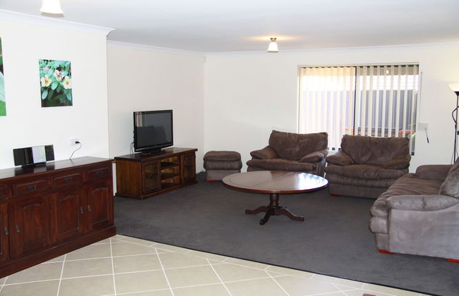 Byford House on the Scarp - Photo 12