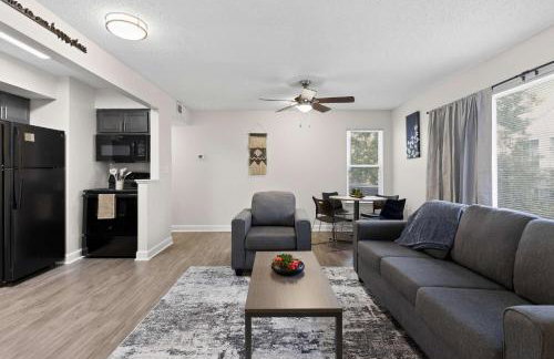 New Seasonal Comfort near USC and Riverwalk Trails - Foto 13