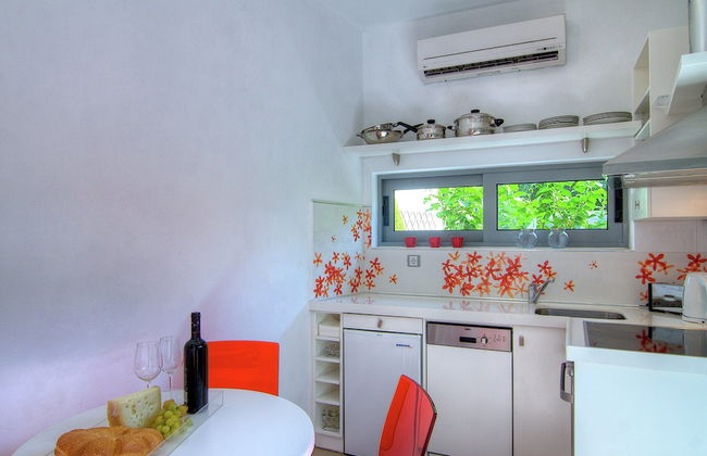 Authentic 10 Person Villa Near the Sea - Foto 10