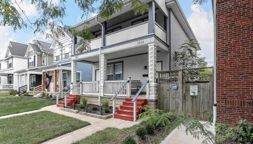 Modern 2BR near DT, 8min walk to Park&Conservatory - Foto 2