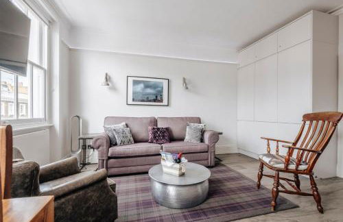 Victoria Violet - Photo 3