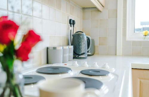 2Bed Bungalow, Free Netflix, Prime, Disney, WiFi, Private Parking - Foto 9