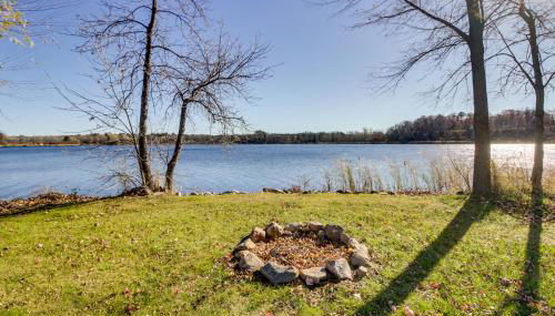 South Long Lake Home with Swim Area Pets Welcome! - Foto 4