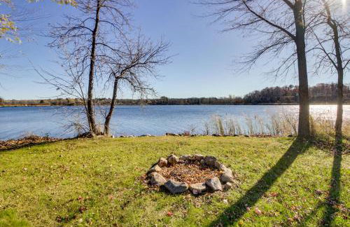 South Long Lake Home with Swim Area Pets Welcome! - Photo 4