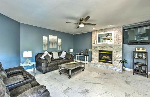 Pet-Friendly Maple Grove Gem with Private Yard! - Foto 4