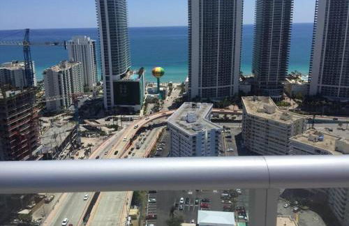 Contemporary Beach Retreat, Sleek Design & Full Kitchen -A - Foto 45