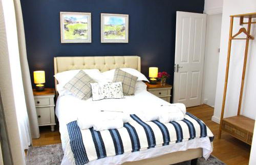 Spacious 4BR house, 2 en suites with garden & on-site parking - Foto 5