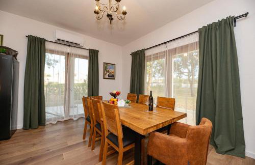 Villa Pietro with a heated Saltwater pool - Photo 62