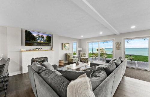 Lakefront - Spacious Family Getaway with Dock! - Foto 5