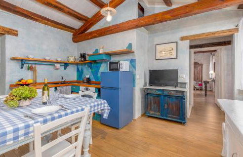 1 Bedroom Beautiful Apartment In Zminj - Photo 15