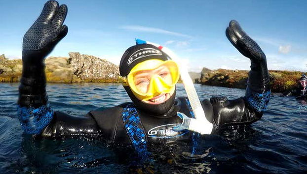 Praticando snorkel em Silfra