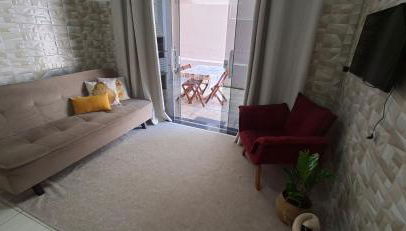 Casa No Centro de Angra da Glaucia - Foto 1