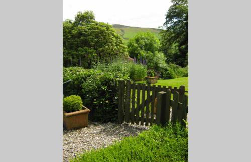 Plas yn Yale with mountain views from all windows - Photo 16
