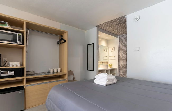 Entire Studio With Free Shuttle to Disney - Foto 16