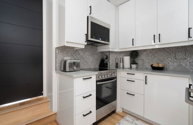 Downtown Luxe - Parking, Metro, King Bed, Sleeps 6 - Foto 40