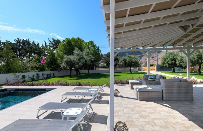 Casa Bianca Villa With Private Pool - Photo 20